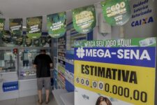 brasileiros-deixaram-de-sacar-mais-de-r$-380-milhoes-em-premios-de-loterias-em-2024,-diz-caixa